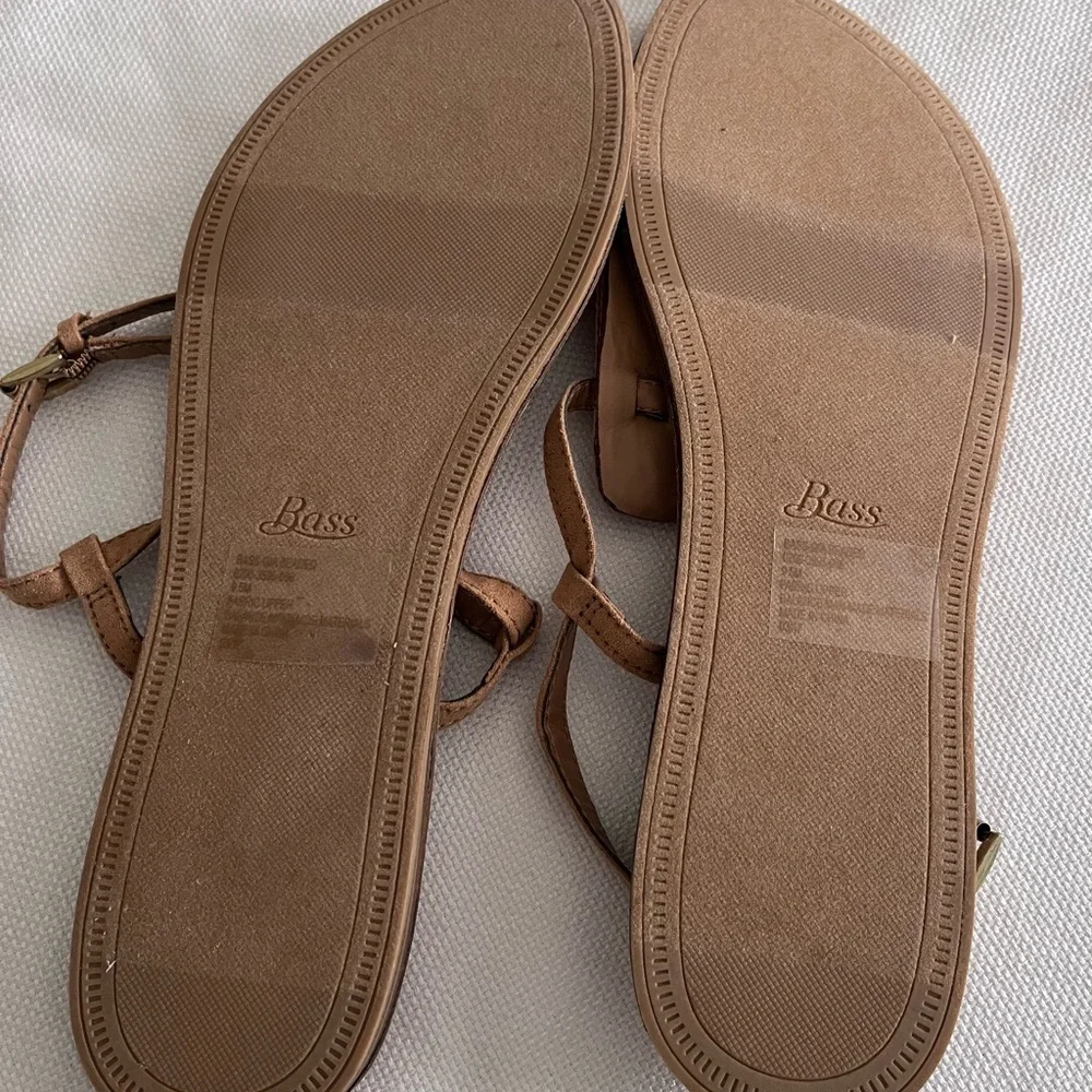 Bass Women's Tan Beaded T‑Strap Sandals Size 9 1/2 NWOT - Picture 4 of 5